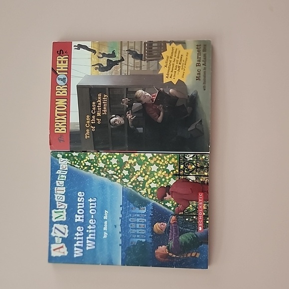 Lot of 2 Kid Mysteries Books: A to Z Mysteries & The Brixton Brothers - Picture 1 of 6